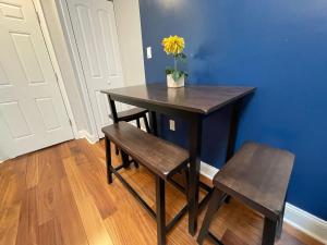 Downtown City Hall near Kimmel Center 2BD Suite