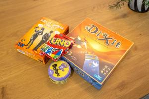 Spacious 3BR - 2 Parking Spots, Full Kitchen, by Gravity Prague