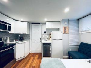 Luxe City Hall Suite by Rittenhouse Square