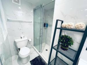 Luxe City Hall Suite by Rittenhouse Square