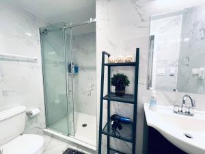 Luxe City Hall Suite by Rittenhouse Square