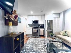 Downtown City Hall close by Kimmel Center 1BD