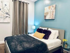 Magic Gardens 2BD Apt in Center City