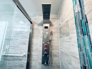 Magic Gardens 1BD Apt in Center City