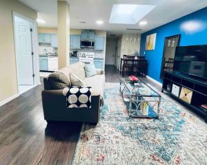 Lovely 1BD Apt Near Magic Garden in Center City