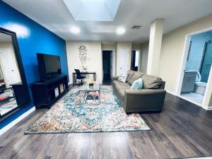 Cozy Beautiful 2BD Apt in Center City