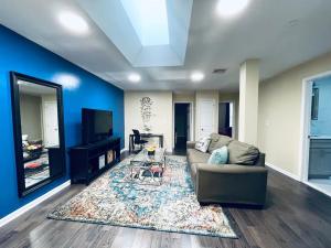 Cozy Beautiful 2BD Apt in Center City