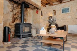 Coeur de village, maison pour 8 avec piscine