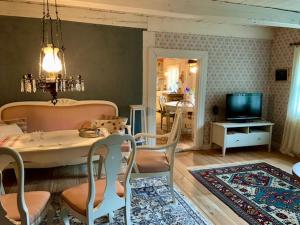 Naturnära boende med 6 sovplatser och 120 m2 på Ängaröds Gård