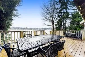 Water’s Edge Haven - Bothell