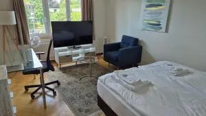 Very spacious studio with balcony - Parkview 2 - Zürich