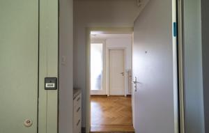 Very spacious studio with balcony - Parkview 2