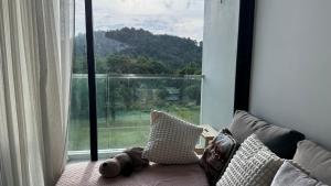 Patong Sea View pool view condo