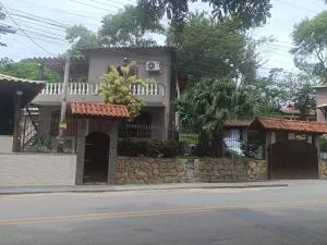 Estúdio Aconchegante no centro de Miguel Pereira - 米格尔-佩雷拉