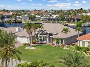 Canal-Side Paradise Cape Coral! - Captiva