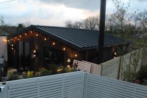 Caban Y Tan Ffawydd Luxury couples retreat with private Wood Fired Hot Tub