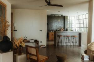 Stylish Loft with Nature Views, Balcony in the heart of Vejer