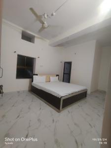 pihu paying guest house