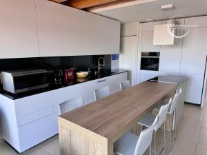 Les Salins dAzur - Terrasse - Proche de la plage