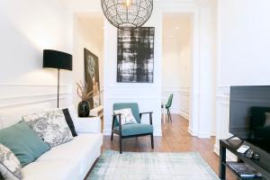 Exquisite 2bdr flat with balcony in Lisbons heart