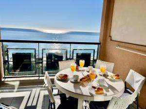 Sun and Sea YourHostHelper