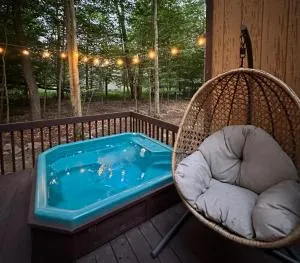 Pocono Hideout Family Home with Hot Tub Deck Sunroom Pool Big Bass Lake Larsen Lake Gouldsboro Clifton Township - Fells Corners