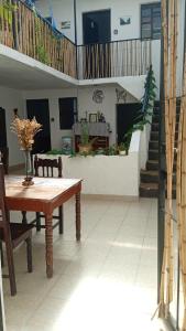 La Casa Del Rio - Cozy Rooms and Coworking