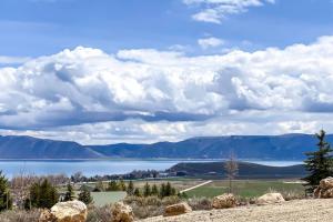 Brand New Bear Lake Beach Cottage in Sweetwater