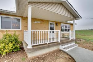 Chic Ste Genevieve Home with Nice Interior Amenities