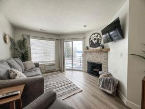 Inn Building Condo 209, Beautifully updated, view