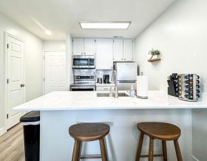 Inn Building Condo 209, Beautifully updated, view