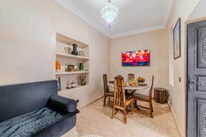 Riad Dar Davia - Jacuzzi Rooftop - Breakfast