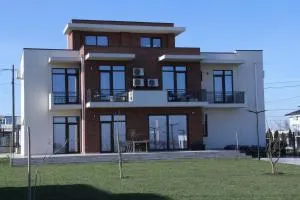 Pensiunea Livada Techirghiol - 泰基尔吉奥尔