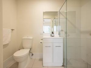 Walk to everything Modern 2Beds Apt with Easy Access