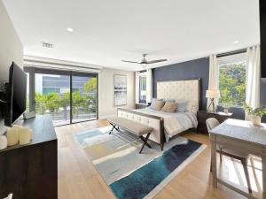 Lux 4BR Retreat with Heated Pool, BBQ, and Bikes