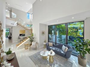 Lux 4BR Retreat with Heated Pool, BBQ, and Bikes