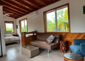 Dove Escapes - One bdrm raised Cabana in Riversdale