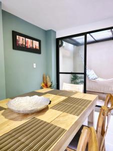 Casa PRIVADA en Condominio Campestre con Piscina, Jacuzzi, sauna y Gimnasio, cerca del Aeropuerto y el Parque del Café by Molca Travel