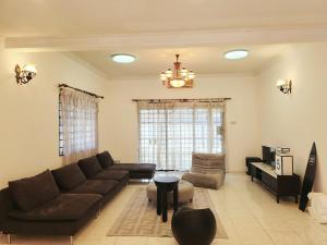 5 min to ipoh town pasir puteh 5br 22pax