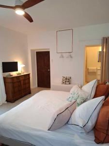 Maisons d'hotes Mas Notre-Dame, Adults only, situation ideale, grand jardin paisible : photos des chambres