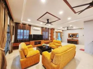 ipoh 5min to town centre 92bungalow 5br5bath19pax - Kampong Tamboh