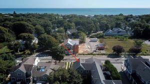 Walk 0 3 Mile to Bank Street Beach