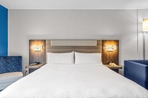 Holiday Inn Express & Suites Carneys Point - Pennsville by IHG