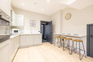 Queens Spacious 3 BDR & 2 BDR by Citygo Apartments