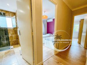 Le California - Port de Carqueiranne et plages