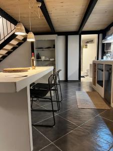 Evas Urban loft 1 CLOSE TO PYTHAGOREIO