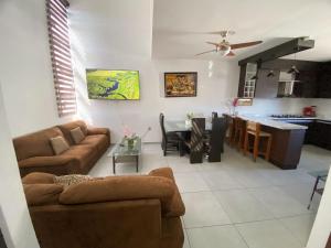 Casa Puerta Paraíso