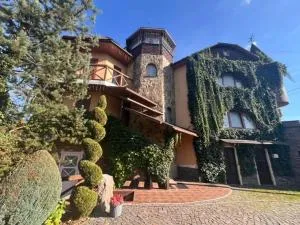 波利延斯基扎莫克乡村民宿 - Uklyn