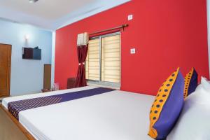 SPOT ON by OYO Silver Green