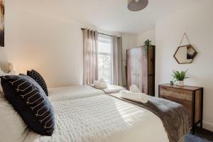 Free parking, late check out CoOp Live Etihad Stadium 3-bed house